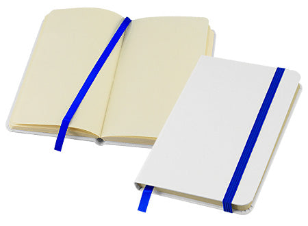 Libreta A6 de modelo "Whiteskine", fabricada en cartón piedray forrada PU. Set 12 unidades