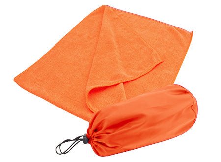 Toalla deportiva confeccionada en suave tela de microfibra, viene en práctico bolsito de nylon . Set de 6 unidades