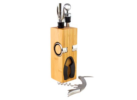 set de accesorios para los amantes del vino, en madera de bambú.