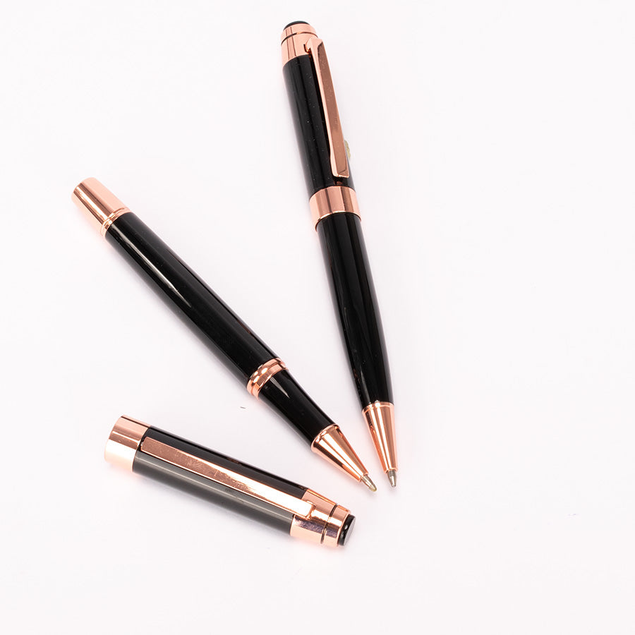 Set de Escritura "THORTON" negro con detalles encobrizados.